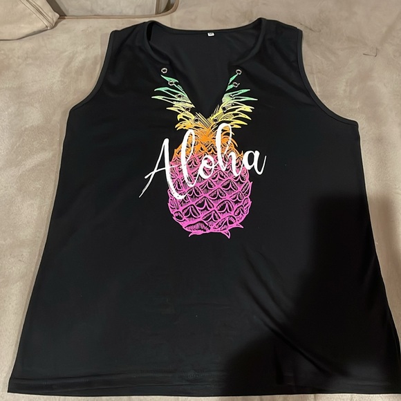 Aloha / Pineapple Tank Top 🍍 - Picture 3 of 11